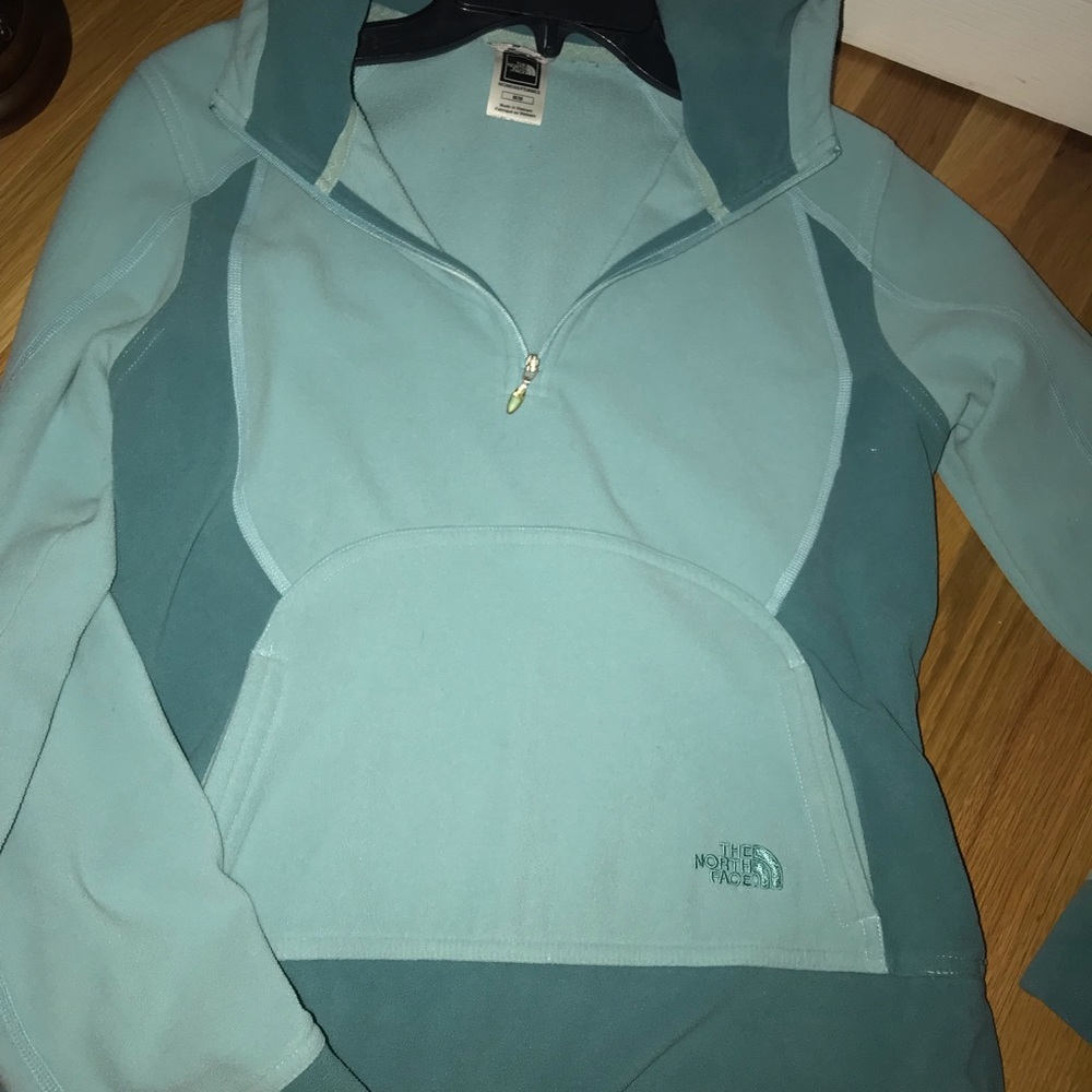 Women medium light weight hooded sweatshirt